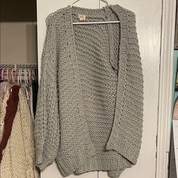 Cozy Women's Knit Cardigan in Light Gray - Picture 1 of 4